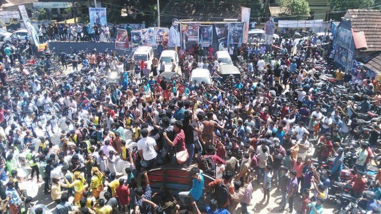 WECineLoco's tweet image. A movie that paved a way for Mollywood to dream big 🔥

Sensational Boxoffice  Destroyer🤘🔥

9 years of the Mighty #Pulimurugan 🔥

#Mohanlal   #Vysakh  #MulakuppadamFilms #PeterHein #GopiSundar