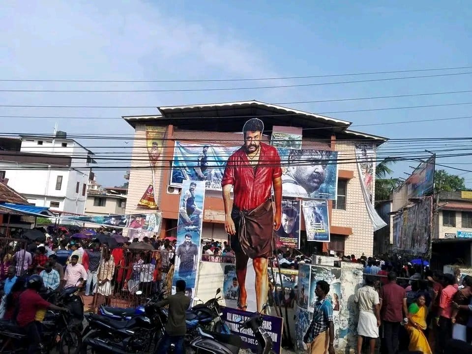 WECineLoco's tweet image. A movie that paved a way for Mollywood to dream big 🔥

Sensational Boxoffice  Destroyer🤘🔥

9 years of the Mighty #Pulimurugan 🔥

#Mohanlal   #Vysakh  #MulakuppadamFilms #PeterHein #GopiSundar