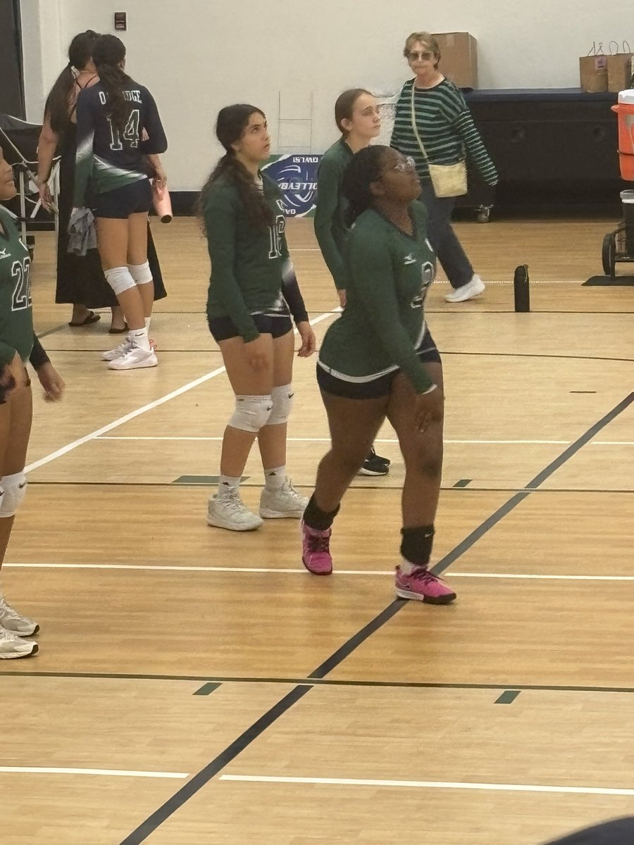CallieMayes06's tweet photo. Star Struck⭐️⭐️⭐️ #texas #teamwork #hollaback girl #treasure #workethic #notice #whorunstheworld #grit #grind #motivación https://t.co/fusd5jAYXM