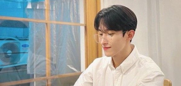 kyeomtaeyeoja's tweet image. I love nerds 👓🤍