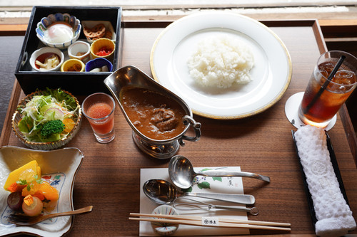 kewpie_honey's tweet image. 王座戦中継Blog: 昼食休憩
kifulog.shogi.or.jp/ouza/2025/10/p…
>昼食の注文は、藤井王座が「陣屋カレー(伊勢海老)、アイスレモンティー」、伊藤叡王が「陣屋カレー(ビーフ)、アイスティー」です。