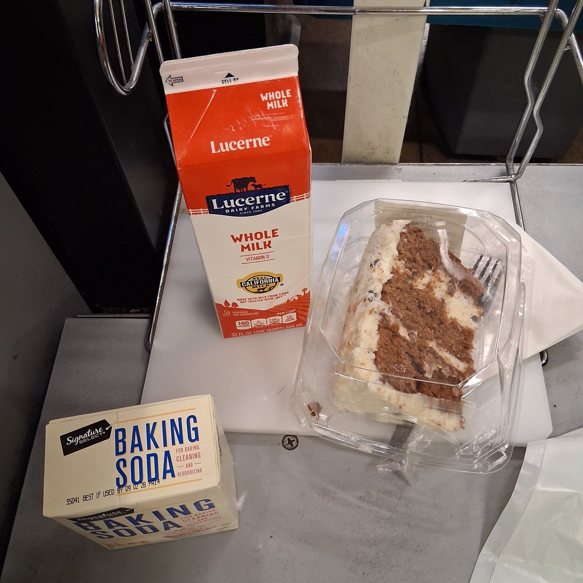 jmrvandiver's tweet image. Didn't get a #preroll, just a monster slice of carrot cake and milk. And baking soda. It's an #oldschool home remedy for #heartburn, #acidreflux. 😀 On top of all the good that happened today, there were a couple #medstudents (and a #doctor) at the #shelter tonight. They helped
