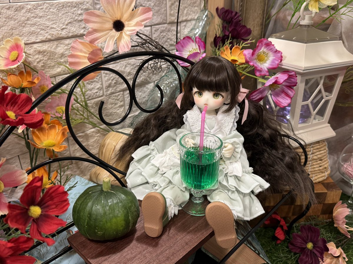 お昼休みですね。
レオノール様はドール用のドリンクが付きます。
#ドールカフェ
#karinariaっ子
<a href="/AndLeonore99306/">Doll and Cafe Leonore-レオノール-</a> 
#お昼休みに一枚だけドールの写真をはろう
