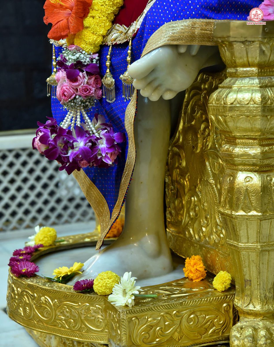 My heartfelt pranaams to this blissful darshan of our beloved Sai as seen today at Samadhi mandir in Shirdi during the Kakad aarti 🙏🙏
Sai bhakt, 
Deepa H 🙏
7th October 2025