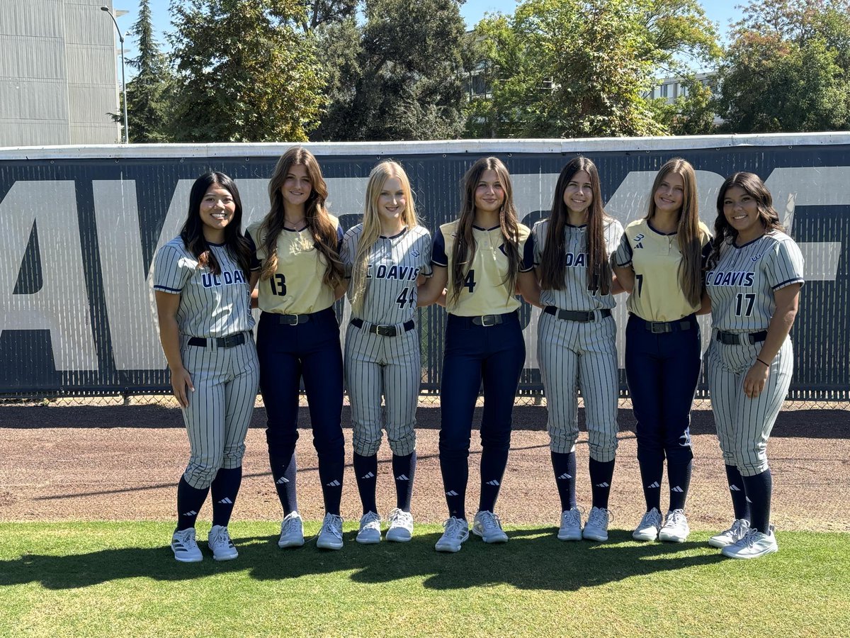 AddisonOchoa26's tweet photo. Had a Great time at my official @ucdavissoftball visit! Thank you so much Coach Thorpe, Coach Klyse and @CoachLively for Everything! So grateful for this amazing opportunity and I can't wait to play as an Aggie! 💙 https://t.co/i1a5SYB35i