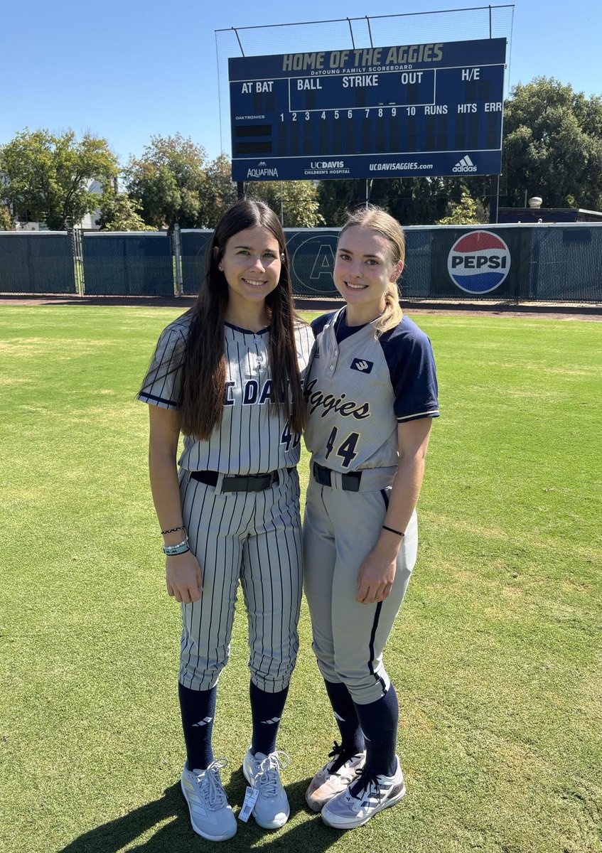 AddisonOchoa26's tweet photo. Had a Great time at my official @ucdavissoftball visit! Thank you so much Coach Thorpe, Coach Klyse and @CoachLively for Everything! So grateful for this amazing opportunity and I can't wait to play as an Aggie! 💙 https://t.co/i1a5SYB35i