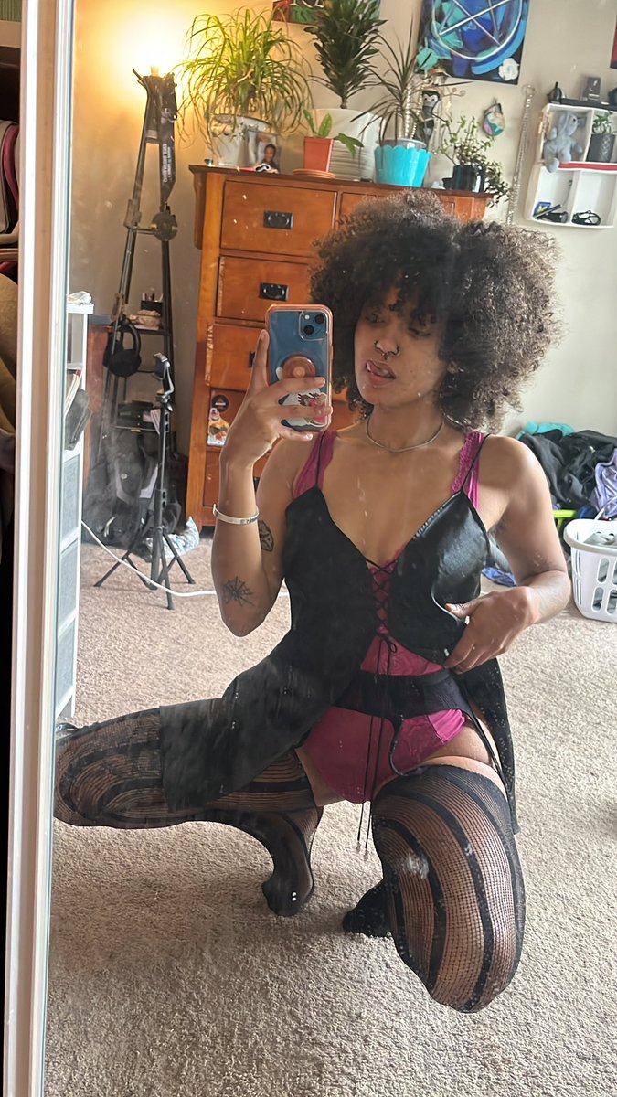 Goodnight 😜😴 onlyfans.com/a.mari.a.mari.…