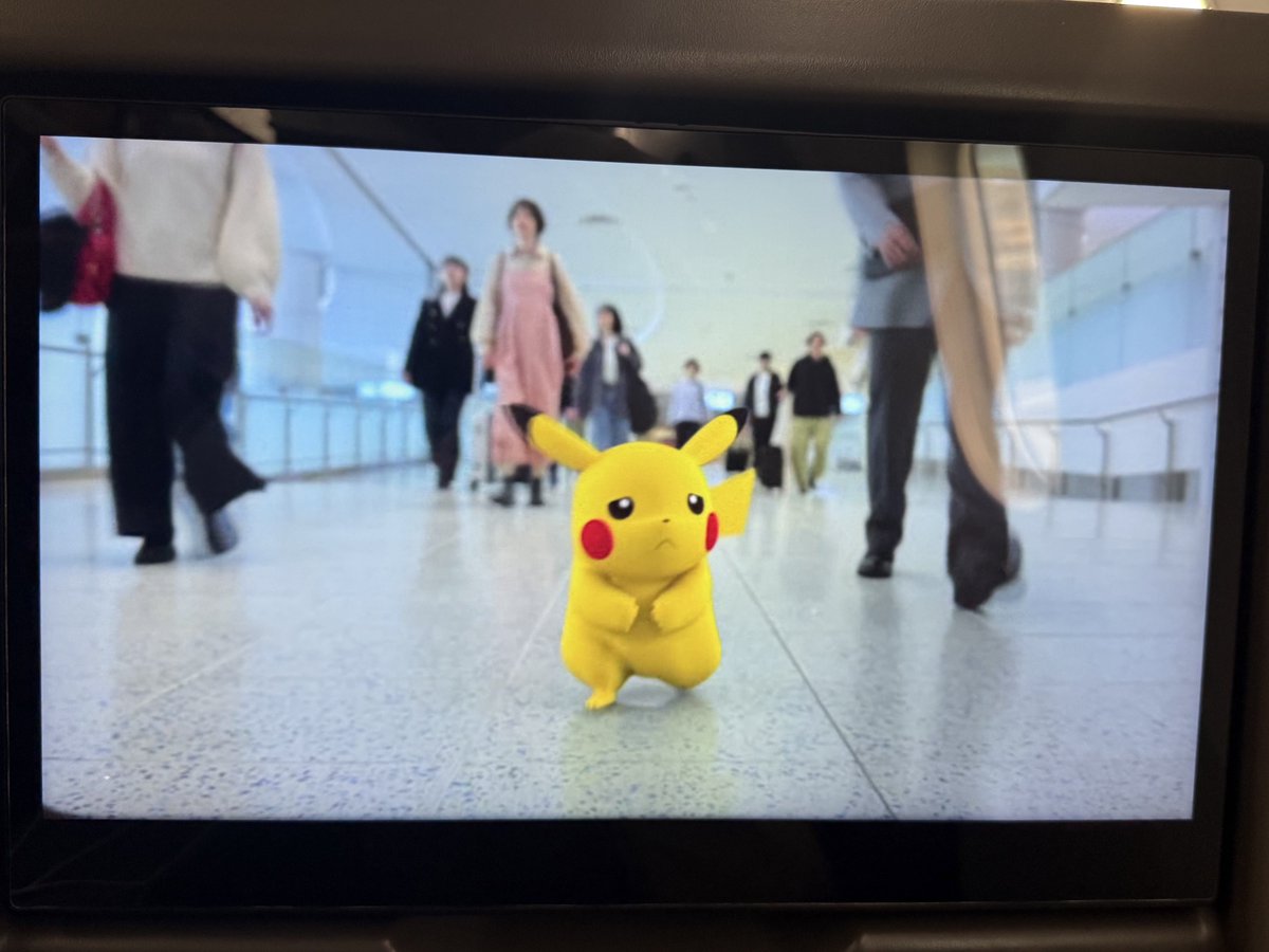ANAの機内で流れる飛行機降りてからはぐれちゃったピカチュウかわいそうで見てられない。