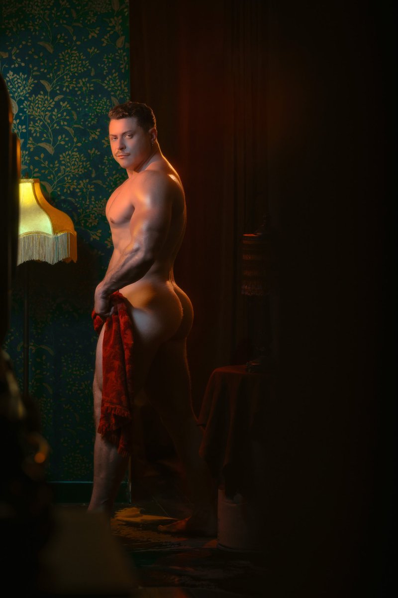 Can I help you?

onlyfans.com/damiencasxxx