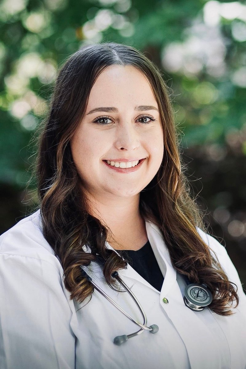 wheatking10's tweet photo. Today was a special day ! Congratulations to Kassie Sabourin! 
Today we attended her white coat ceremony for veterinarian medicine. We couldn’t be more proud of her ! @SabourinKassie https://t.co/FvMrsM9YxW