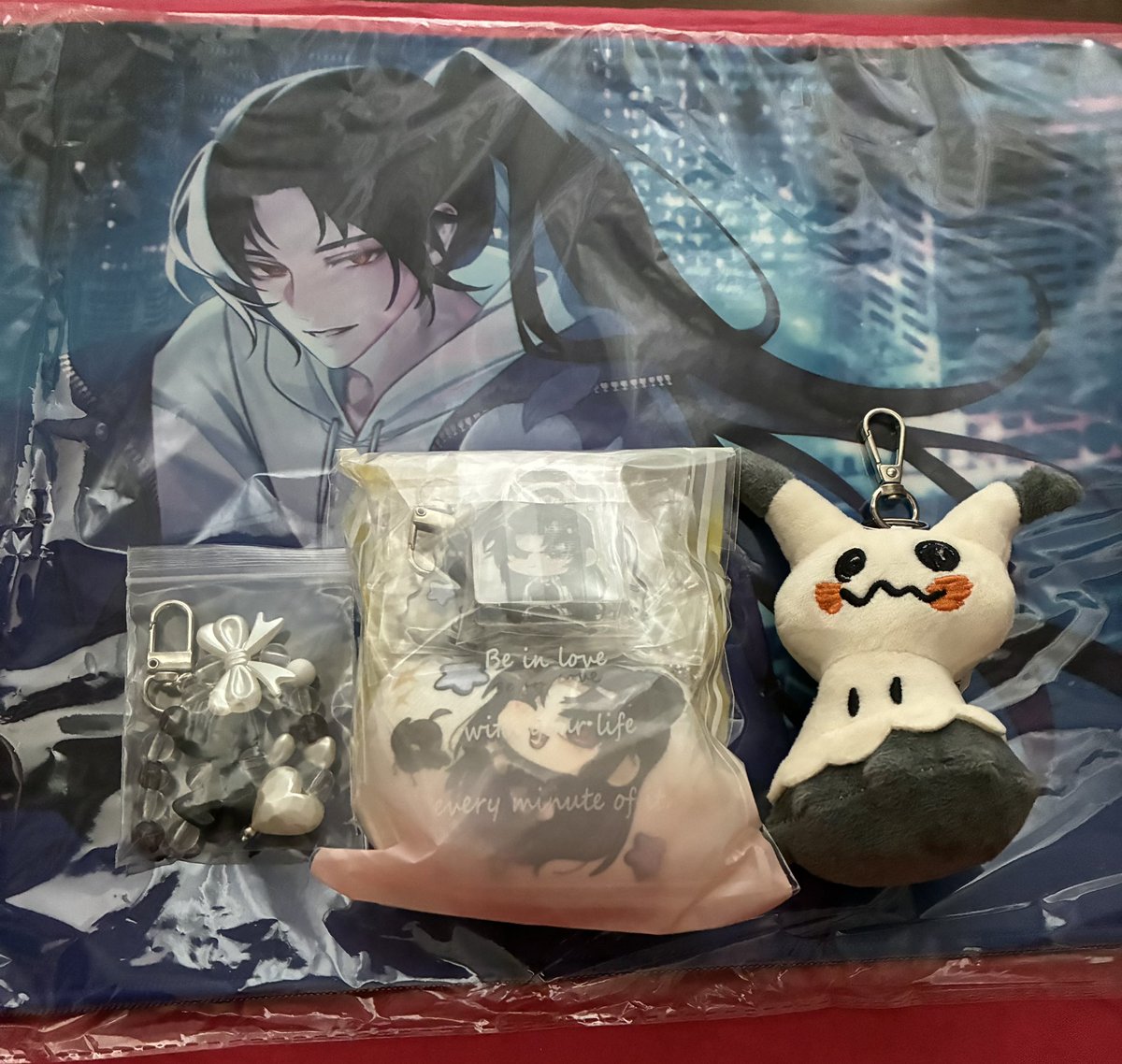 Dojun_Re's tweet image. 2025 10/07 까망이 선물 후기🎁💜

#HAPPY_DOJUN_DAY
#까망이에게_해가_되어준_너
#오늘은_보라색의_하트를_보내