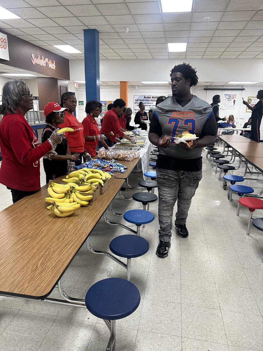 LSHS Football and S&C 🏈 tweet media