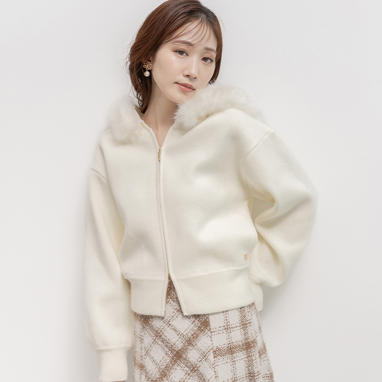 FUR KNIT FOODIE】 入荷直後から人気のアイテム🤍 ふわふわのフェイク