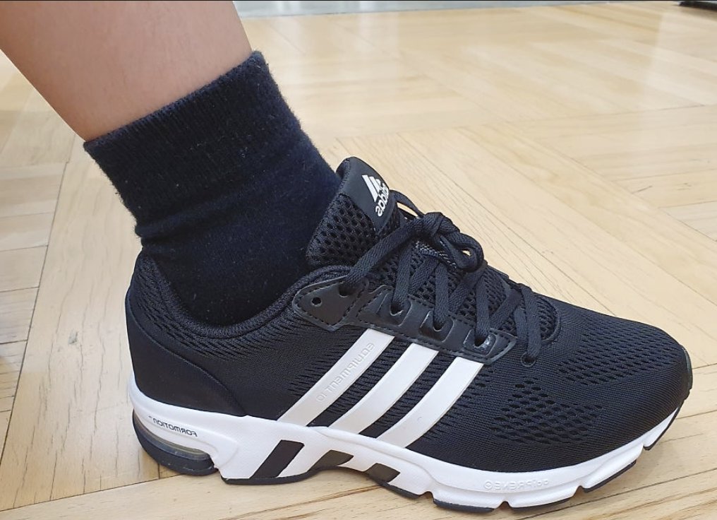 신발, 양말 검사 후
발바닥 체벌