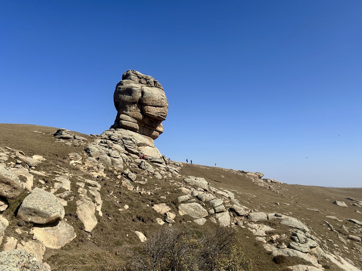 Ruby_Saturn's tweet photo. Tour of the Daqingshan Mountain in Chifeng, Inner Mongolia. 
赤峰大青山溜达 
2025.10.03 https://t.co/CTE3A0FDjp
