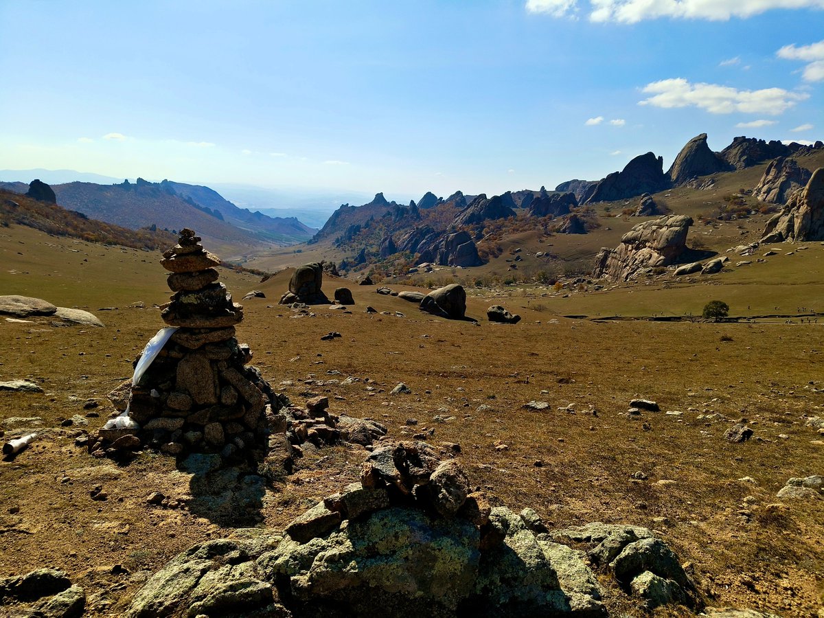 Ruby_Saturn's tweet photo. Tour of the Daqingshan Mountain in Chifeng, Inner Mongolia. 
赤峰大青山溜达 
2025.10.03 https://t.co/CTE3A0FDjp