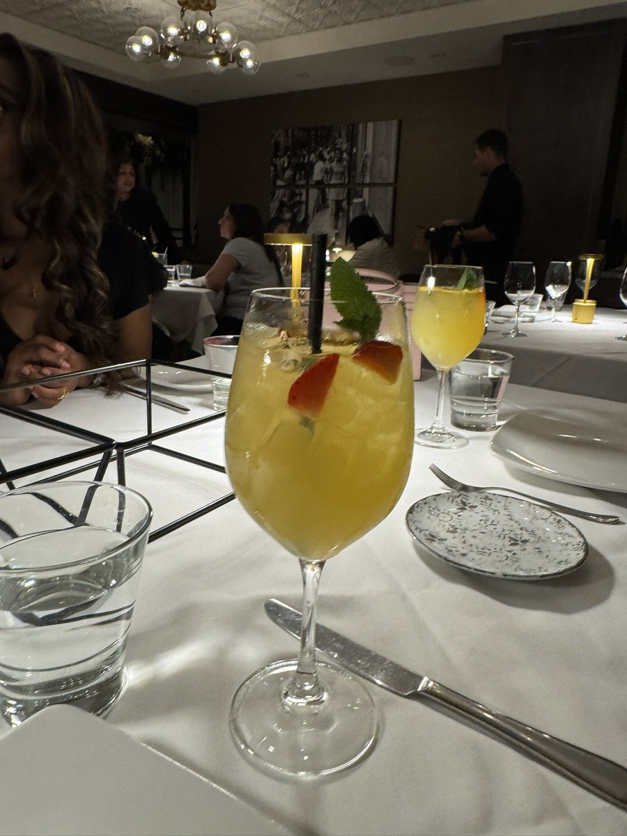 cinnamonbased's tweet photo. Birthday dinner!!! Loved it https://t.co/6QaLnrKEvS