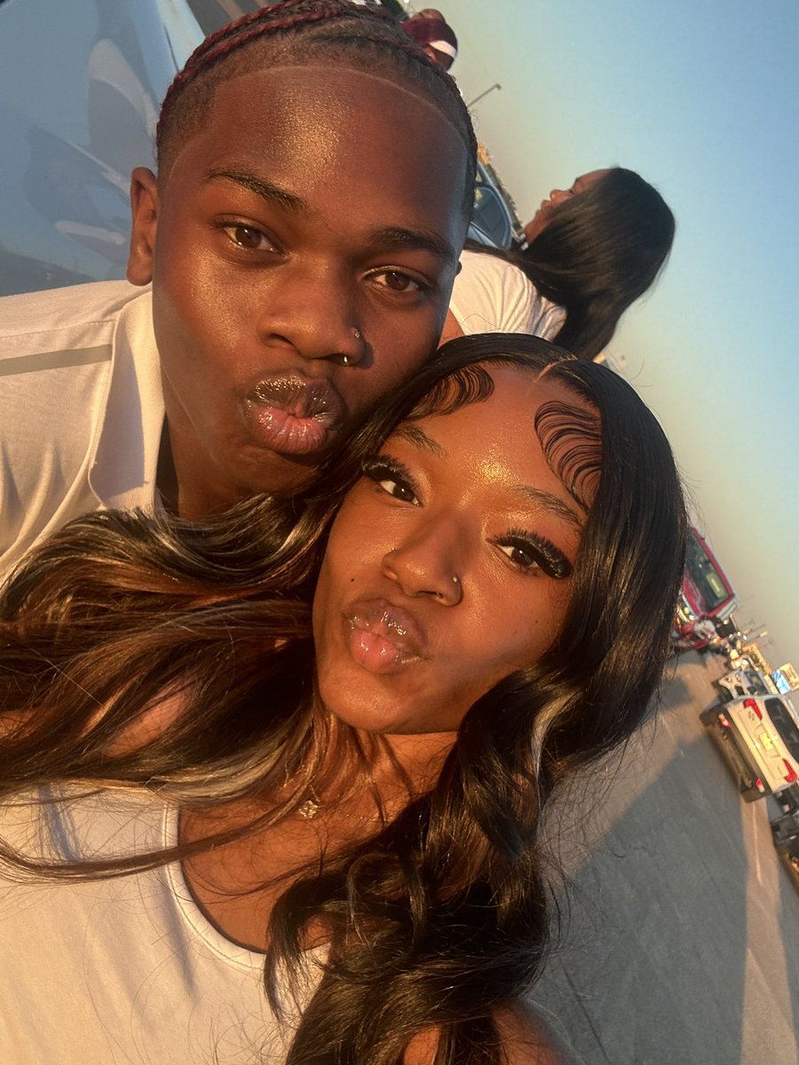sexcthanggg's tweet photo. I love her g #brister https://t.co/DL73SIpLPv