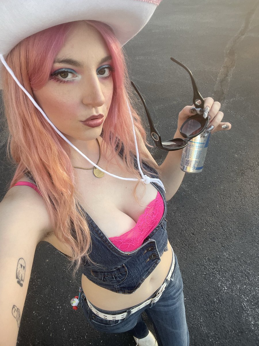 GH0STGRLS's tweet photo. yea https://t.co/NvH464Qt9k