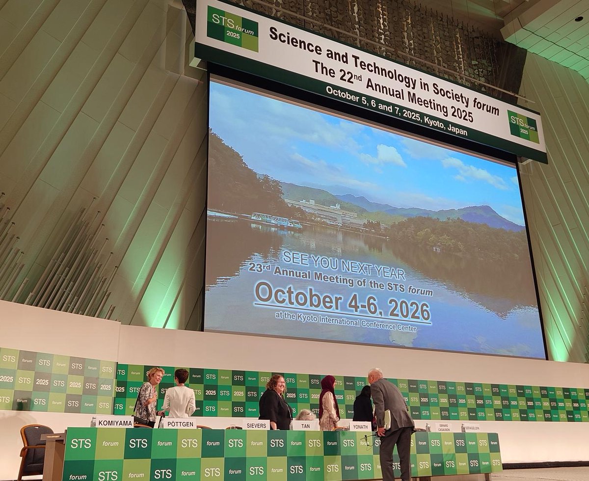 STS forum tweet media