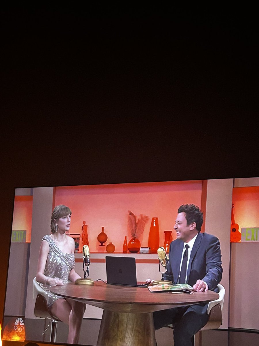 HELP THE EXIT SIGNS #TaylorOnFallon #TaylorSwift