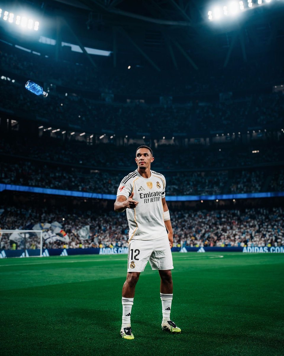 theMadridZone's tweet photo. Happy 27th Birthday to Trent Alexander-Arnold. 

One of the best RB’s in history. 👑 https://t.co/vqmBdjcpIR