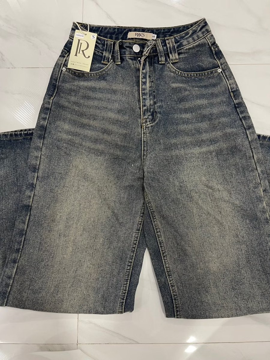 soulsora__'s tweet photo. #ส่งต่อ ส่งต่อกางเกงรุ่นฮิต riley รุ่น andy jean สี fade vintage สีจริงสวยมาก 

ราคาเดิม 531 ส่งต่อ 450 รวมส่ง

ไซส์ M เอว 26-27 สะโพก 40 ยาว 40 

(พึ่งได้มา/ยังไม่เคยซัก) ส่งต่อเพราะลองแล้วแน่น 🥹 #rileyapparels #ส่งต่อrileyapparels #ส่งต่อstylist #ส่งต่อcintage https://t.co/qRmjKslPz9
