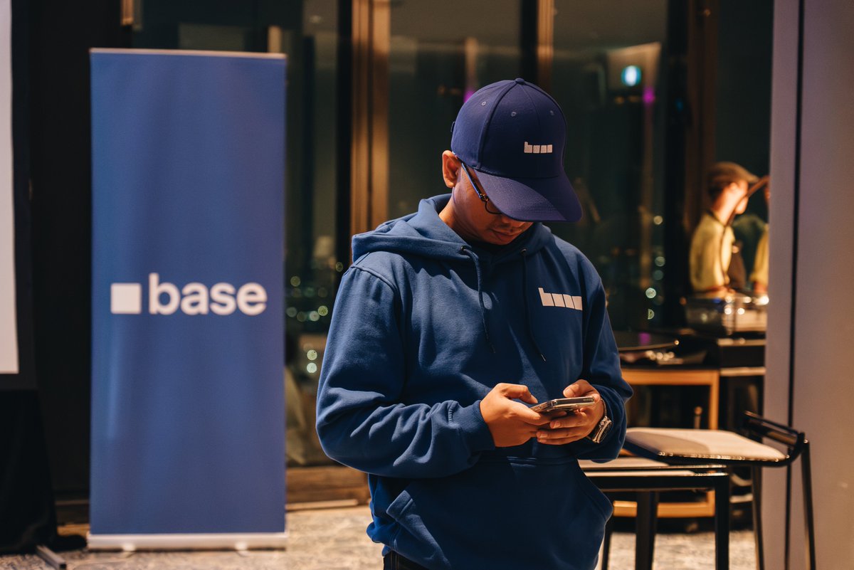 baseindo's tweet photo. Indonesia’s Base community is just getting started.

Let's build onchain ✊🏻🟦