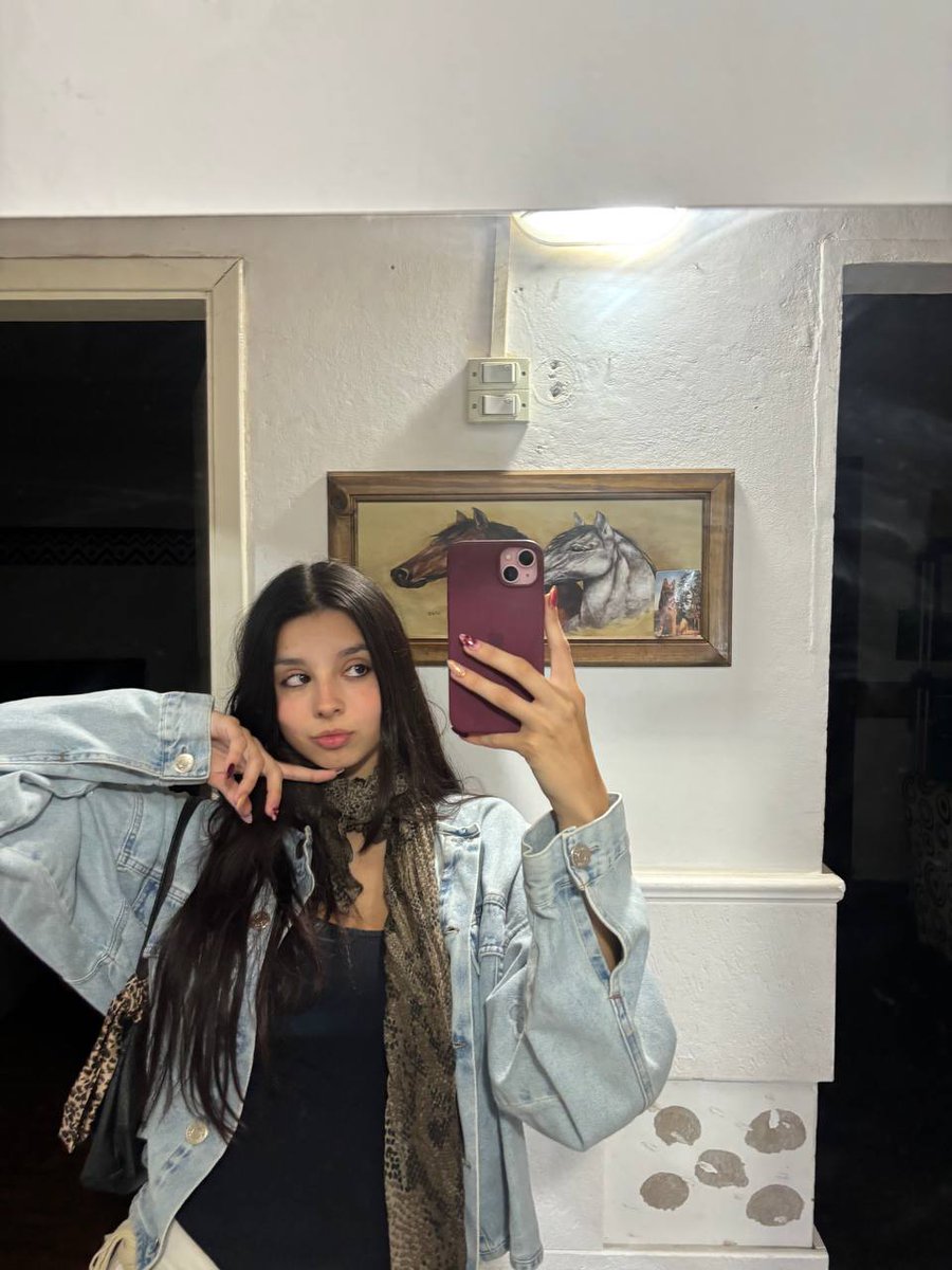 Emily 🧸 tweet media