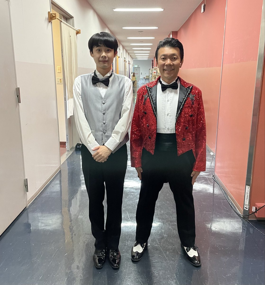 matsuyukiorakio's tweet image. 舞台「ある日、ある時、ない男」遂に閉幕!座長の髙地君を中心に本当に気持ちがいいカンパニーでした。地元九州での公演もあって親孝行もできました。また別の現場でみなさんと会えますように!毎日満席のカーテンコール本当に幸せでした!ありがとうございました!#ない男