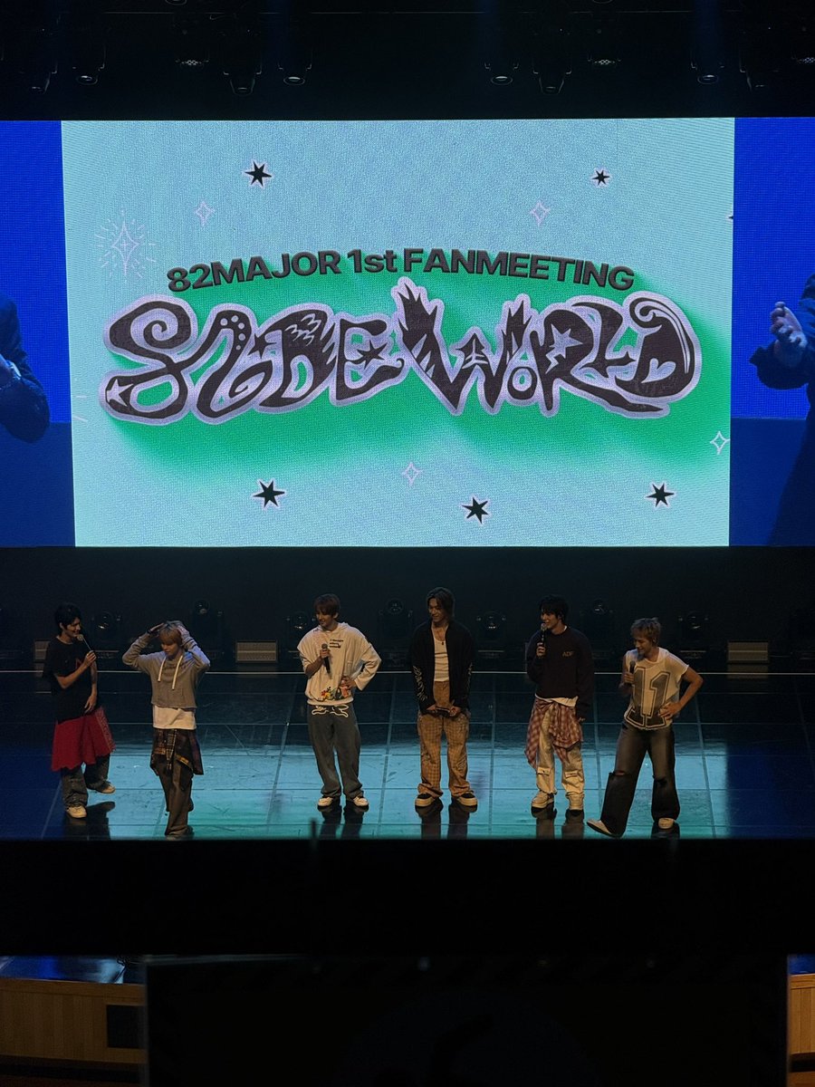 stopairplane's tweet photo. 1일 2남자 https://t.co/DVaRVq6Ln6