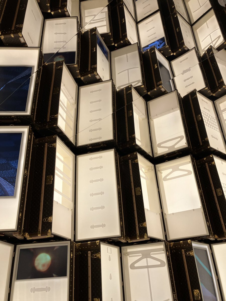 hidepooon's tweet photo. フランスおわり！！展示物の数々に圧倒された！！ https://t.co/GqFU0f6etl