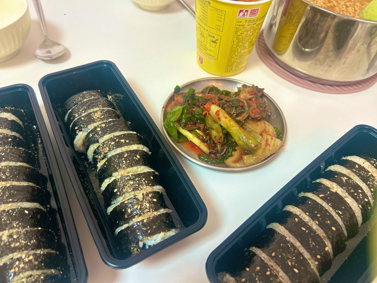 lemona725's tweet photo. 주말연속극만 참고 있으몀 남의 카드로 인형도 무제한으로 사고 배달음식도 아무거나 시켜먹고 한국 아닌거만 빼면 너무 행복햐 👋🏻👋🏻 https://t.co/gXdxdBTBAC