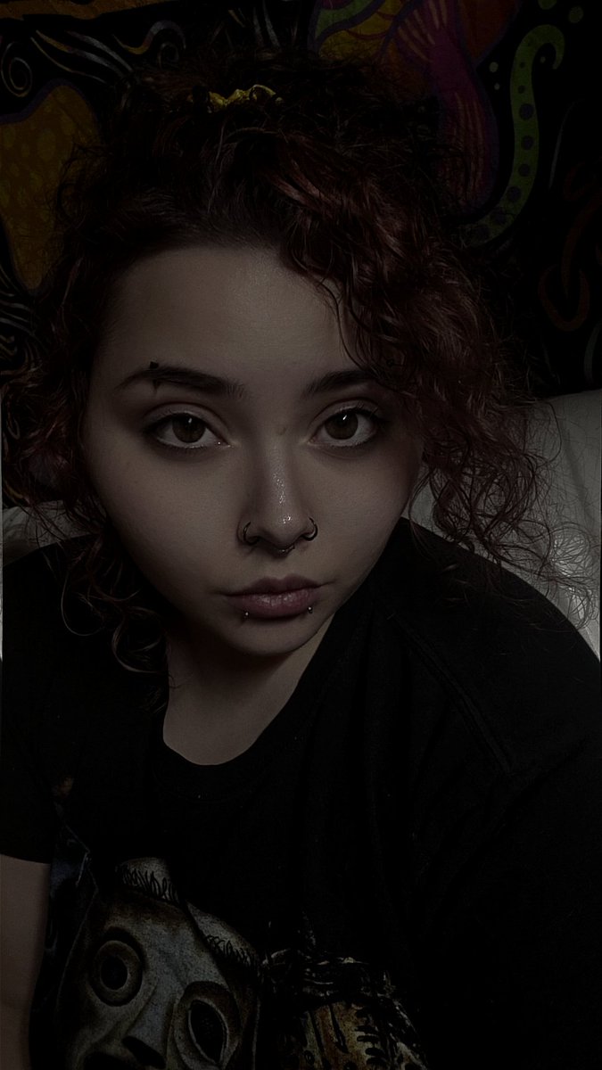 PayGoddessSky's tweet photo. Looking into my beautiful eyes is expensive. It's so cute when you ruin yourself and thank me for it.

#Findom https://t.co/Xt9p49P4ls