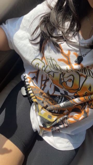 shresthaa_09's tweet image. POV : you feel comfortable in oversized clothes 🫠