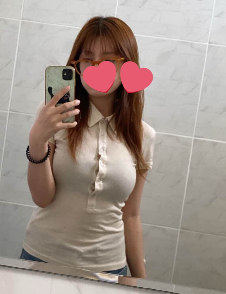 mondcanbeyourgf's tweet image. 55555555555เสื้อตัวนี่มีปัญหาจังวะ