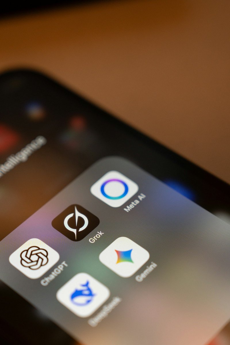 devsagaz's tweet image. Inteligência Artificial Generativa: Tecnologias, Aplicações e Desafios Éticos: Descubra como a IA generativa está mudando o panorama digital!

devsagaz.com.br/generative-ai-…

#bolhadev #devsagaz