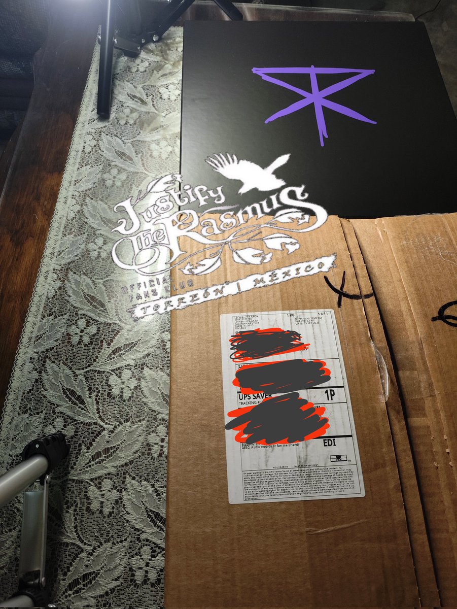 justifytherasmu's tweet photo. Aquí les compartimos el #unboxing del #Boxset Wirdo de #TheRasmus  más un bonus clip , esperemos y les guste
Enlace 🔗 : https://t.co/Vs0BAYjDT8 https://t.co/U2rI6cxhHP