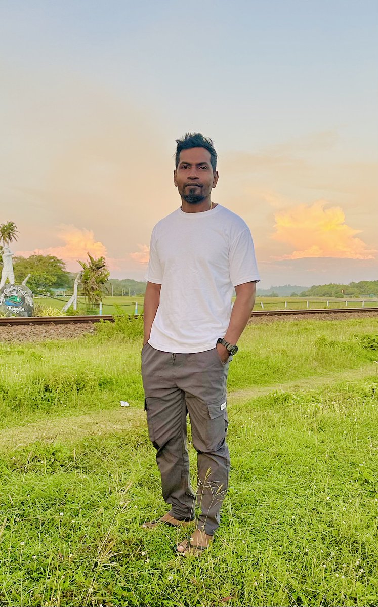 gphnadeeshpk's tweet photo. All road met one place in koggala 🤝 #koggala #road #famouse #point #travel #pic #picoftheday #photo #photooftheday #viral #fyp #fashion #art #sky #foryou #foryoupage #CHANELSS26 https://t.co/c7E7h4A1yT