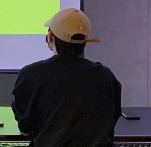 건우 큐브 있을 때인가봥 🫳🫳
