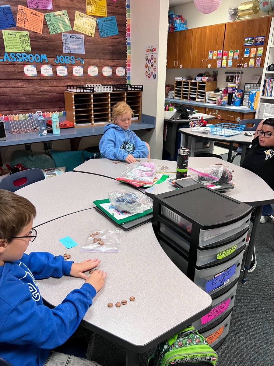 LegacyFISD's tweet photo. Mrs. Barrera’s class kicked off their unit on Multiplication and Division with some exciting read-alouds! The Doorbell Rang, which sparked a fun and interactive math activity.
Students practiced solving division equations by equally sharing “cookies” into groups—like the story! https://t.co/GmLAe0csIX