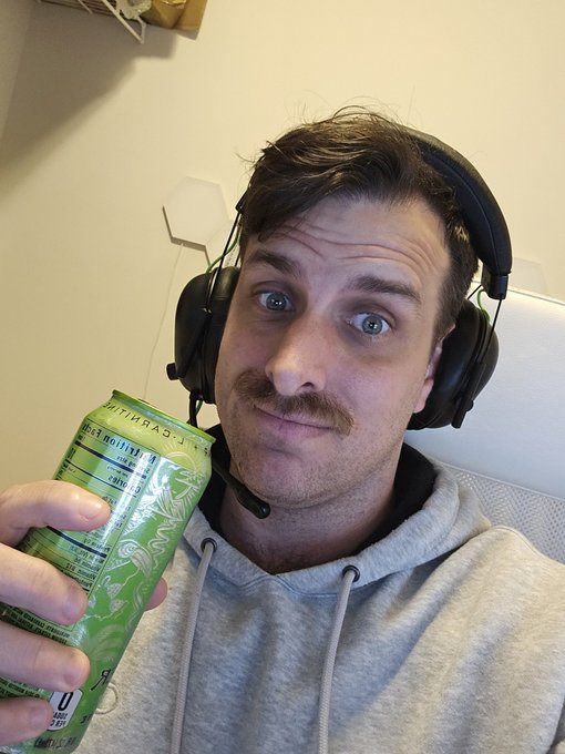 Its_uncle_carl's tweet image. Killing time tonight, jumping back into some #vintagestory on #twitch .
#streamingnow at twitch.tv/its_uncle_carl
Help me kill the rest of tonight.