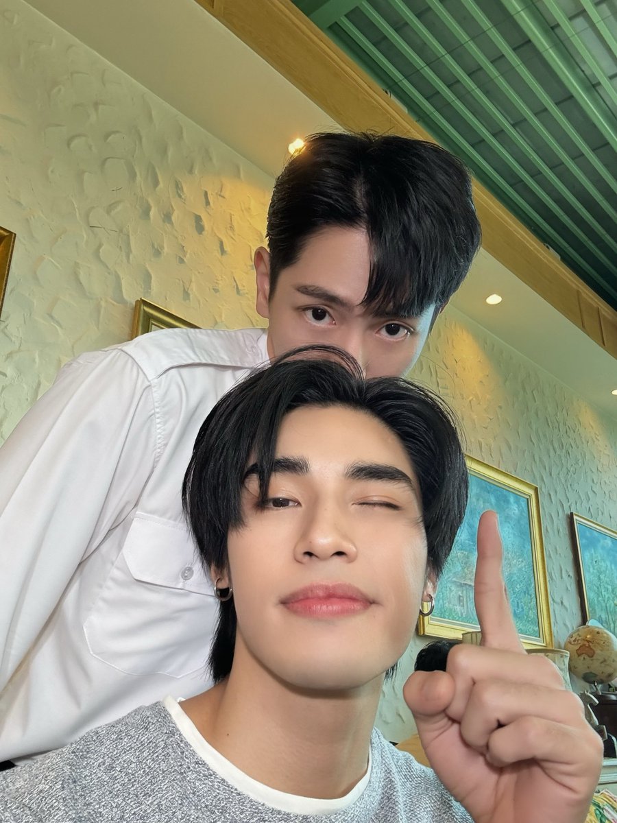 นี่หัวหอม หรือหอมหัวว 👀🧅

#รักแห่งสีลม
#LoveofSilomQ2 
#YYDSent #WeTVOriginal #WeTV #WeTVth