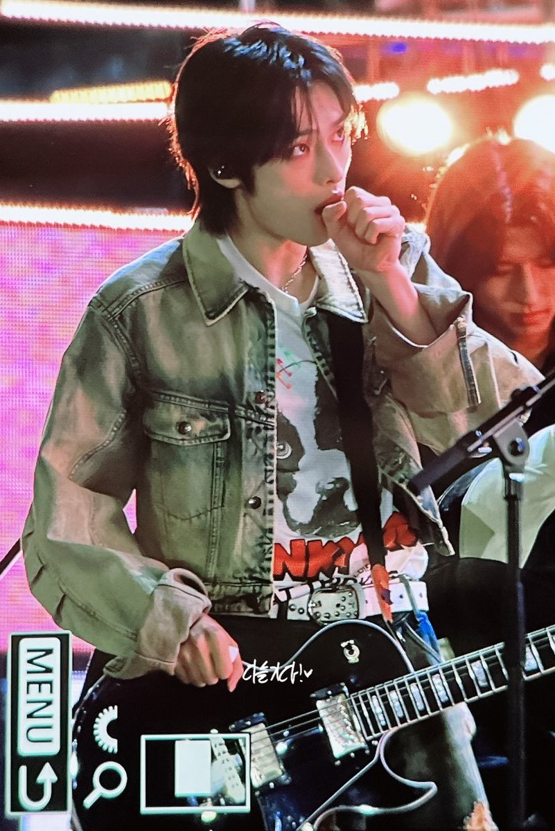 xdinaryorgia's tweet image. bro: porqué me alburean tanto?
las poses que hace bro: