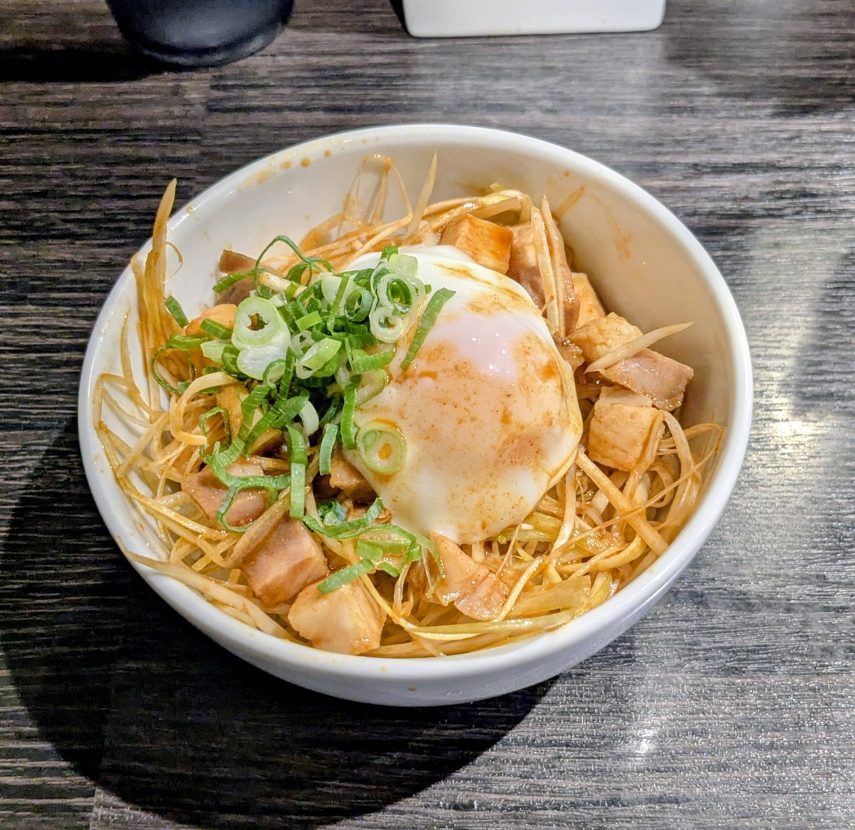 kt_kohei's tweet photo. 中華そば 十目一八食堂@大袋

🍜トメイチ流鶏白湯つけ麺
🍚温玉ネギチャー

久訪麺🙏
やはりトメイチ店主の鶏白湯は格別
この限定を求めに足を運ぶ人は多いはず😋
胚芽入り太麺も最高に美味しい👍
激ウマを通り越した激ウマ
KK腹パンFINISH❗ご馳走さまでした🙏 https://t.co/98Aawj055w