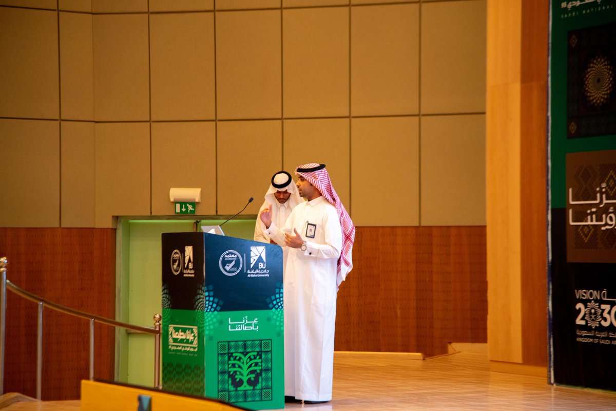 engineering_bu's tweet photo. إضافة إلى تقديم عروض تعريفية بالأقسام الأكاديمية قدمها سعادة رؤساء الاقسام بالكلية.  

اللقاء يهدف إلى تمكين الطلاب من بداية حياة جامعية واعية ومتميزة وتجهيزهم كسواعد بناء وطنية يفخر بها الوطن.  
#جامعة_الباحة
 #كلية_الهندسة
 #الطلاب_المستجدين https://t.co/xCrnOkXsqT