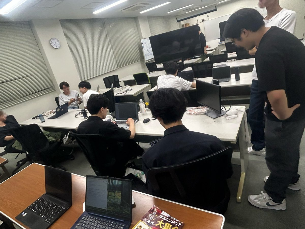 昨日は初心者向けハッカソンやアプリ開発を行いました！
発表まで残り2週間。授業や課題もある中ですが、チームで協力して、良い作品を作り上げていきましょう！
 #福大ピアプロ  #福大 #福岡大学