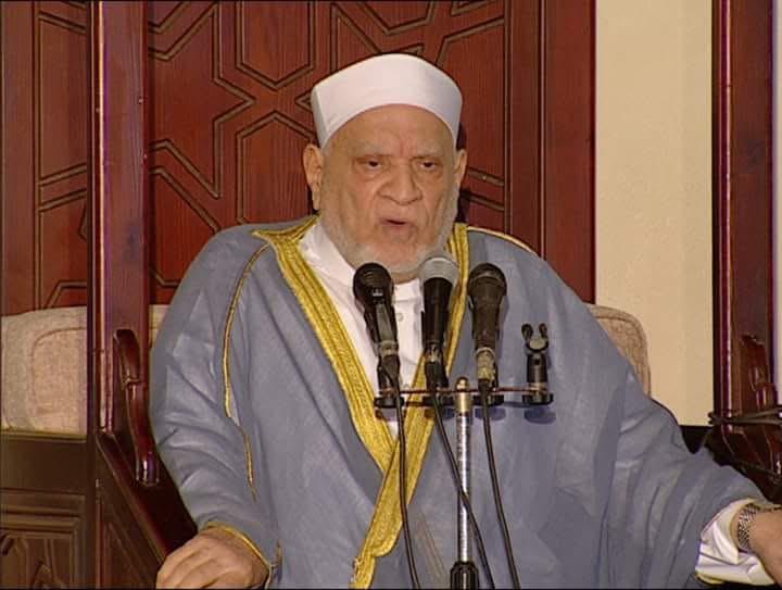 #شيخ_الأزهر ينعى العالم الجليل الدكتور أحمد عمر هاشم عضو هيئة كبار العلماء بالأزهر

بمزيدٍ من الرضا بقضاء الله وقدره، ينعى فضيلة الإمام الأكبر أ.د/ أحمد الطيب، شيخ الأزهر الشريف، إلى الأمة الإسلامية، فضيلة العالم الجليل أ.د/ أحمد عمر هاشم، عضو هيئة كبار العلماء بالأزهر، وأستاذ