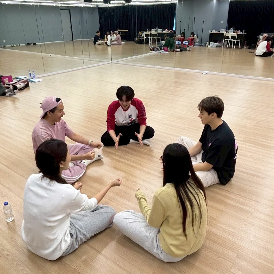 zangmanie's tweet image. พี่ดดดแต่งตัวน่ารักถูกใจนานิมาก55554555

#MuTeLuvNotMyFatherEP3
#hirunkit_