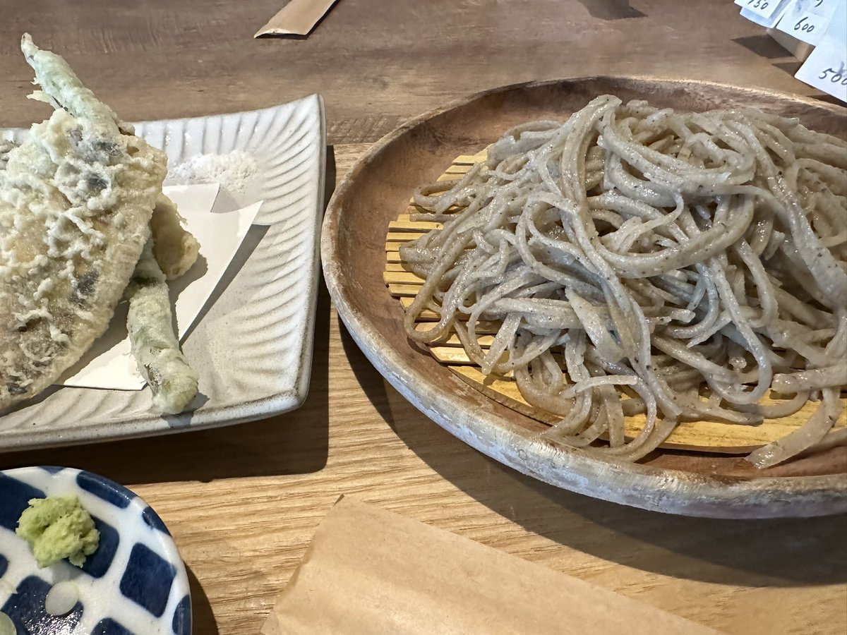 1115diet's tweet photo. 無事退院。
ハラヴェンは来週にのびました。。

ご飯にあきて寿司ではなくうまい蕎麦屋へ。

しぼんだ言われましたw(いままで相当浮腫んでた) https://t.co/7DT8Cl4PPp